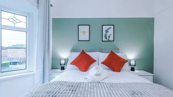 House | Iron/ironing board, free WiFi