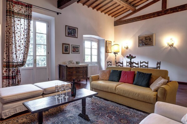 Apartment | Living area - Farinata Apartment by Mamo Florence (Florence)