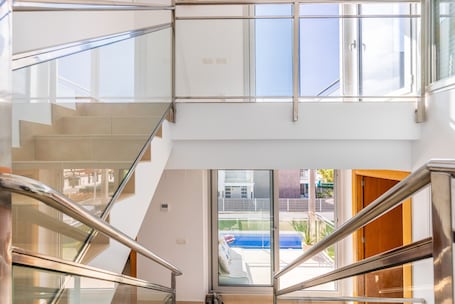 Interior. Spacious House Near the Beach - Only Families House