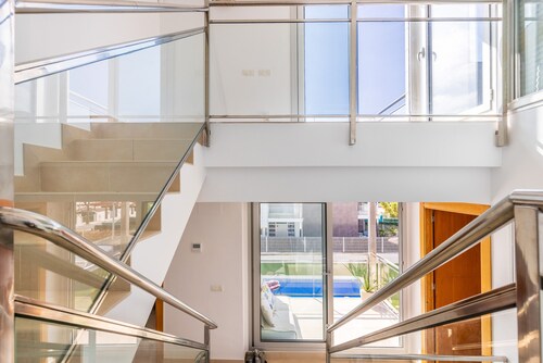 Spacious House Near the Beach - Only Families House