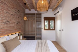 8 quartos, ferros/tábuas de passar roupa, Wi-Fi de cortesia