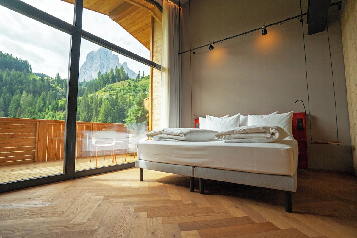 Camera Deluxe con Sauna | Caja fuerte, cortinas opacas, wifi gratis