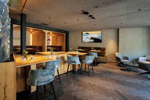 Free daily buffet breakfast  - La Tambra - Hotel Lodge (Santa Cristina Val Gardena)