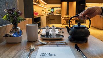 Free daily buffet breakfast