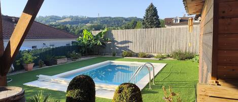 حمّام سباحة خارجي