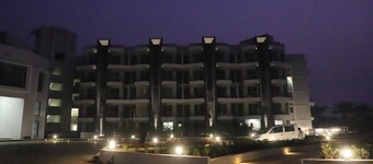 Ivy Bliss Studio 05 with Pool, Karjat