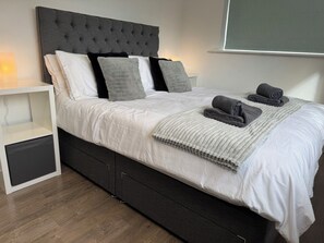 1 bedroom, iron/ironing board, Internet, bed sheets