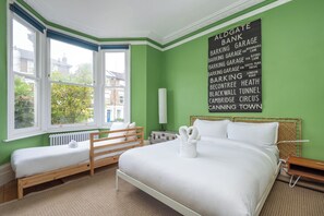 2 bedrooms, iron/ironing board, Internet, bed sheets