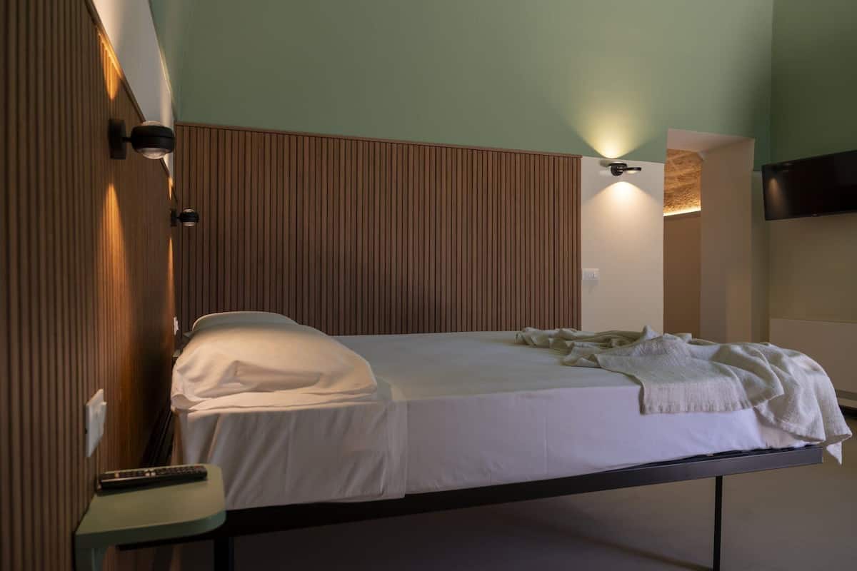 Minibar, in-room safe, desk, blackout drapes
