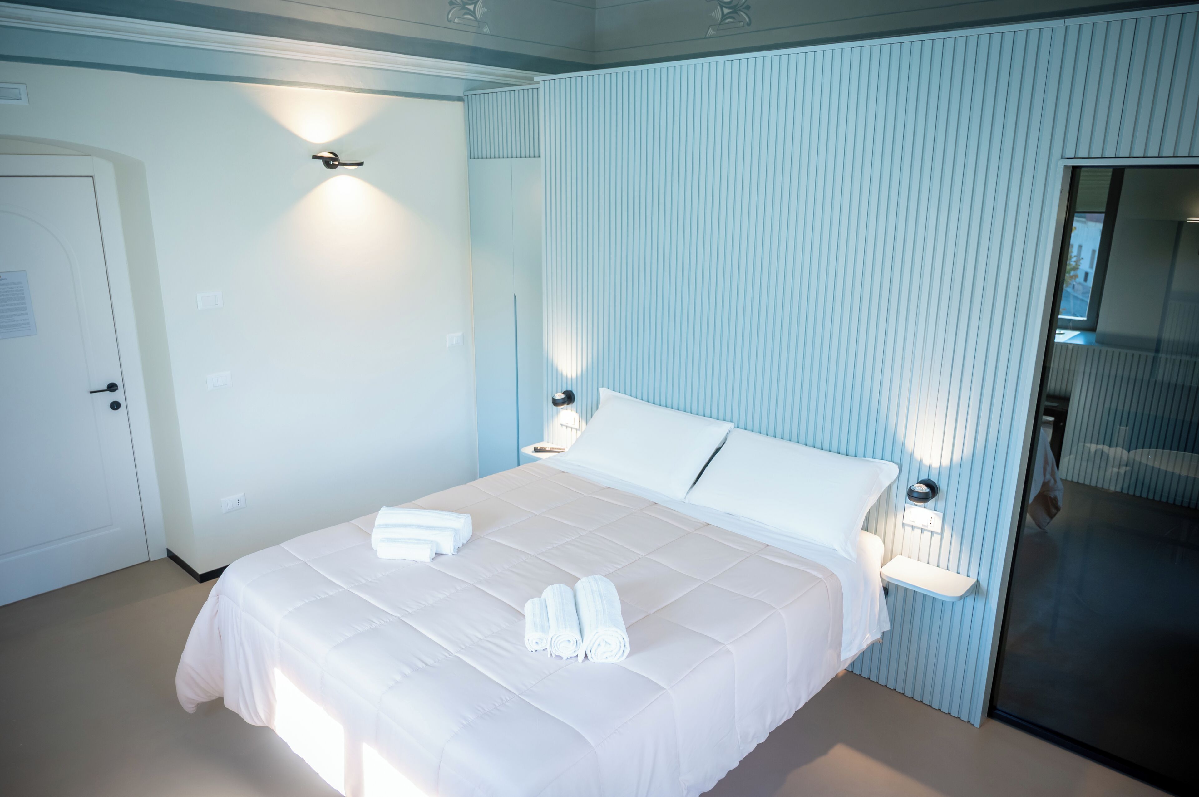 Minibar, in-room safe, desk, blackout curtains