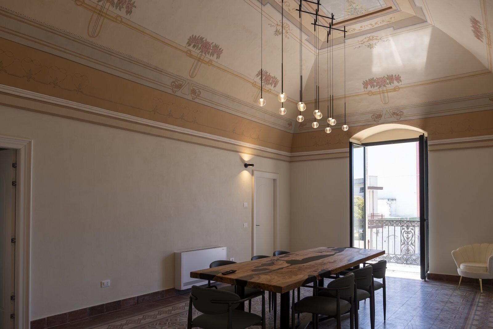 TV LED 33 pollici con canali digitali, Netflix, servizi in streaming