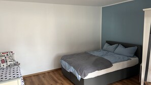 Bügeleisen/Bügelbrett, WLAN, Bettwäsche