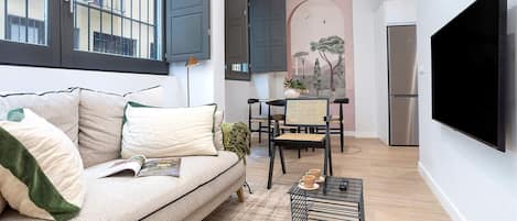 Apartment (2 Bedrooms) | Living area