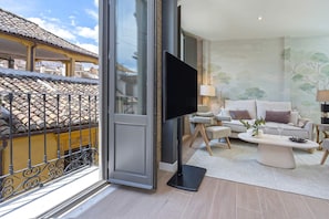Apartment (2 Bedrooms) | Living room