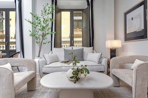 Apartment (2 Bedrooms) | Living room