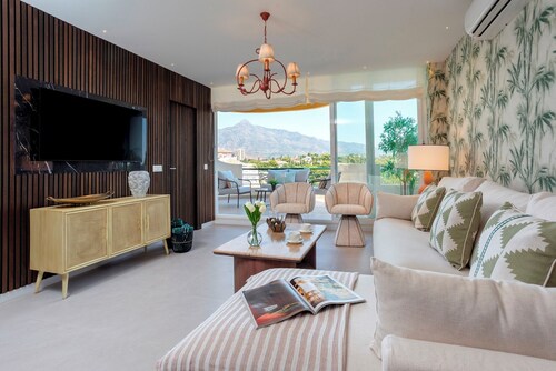 Amazing 3BD apt and Pool. Señorío de Aloha