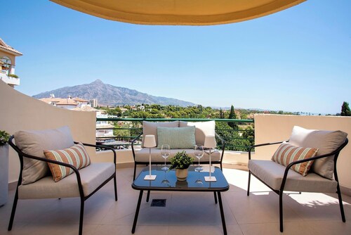 Amazing 3BD apt and Pool. Señorío de Aloha