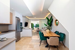 公寓 (3 Bedrooms) | 客房内用餐