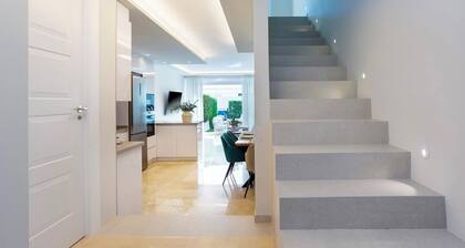 Magnificent 3BD Duplex With Pool. Aloha Golf II