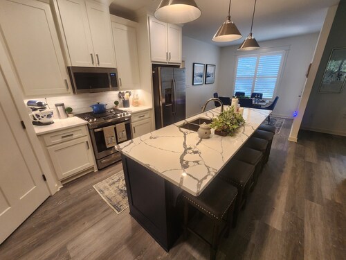 SheNANAgans – Family-Friendly Home in Eden Isle near Greers Ferry Lake