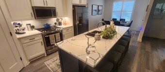 SheNANAgans – Family-Friendly Home in Eden Isle near Greers Ferry Lake