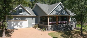 SheNANAgans – Family-Friendly Home in Eden Isle near Greers Ferry Lake