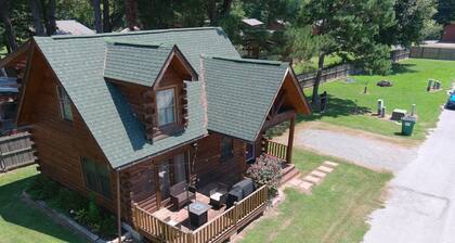 Cozy Cabin Steps From The Little Red River