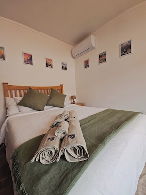 2 bedrooms, iron/ironing board, Internet, bed sheets