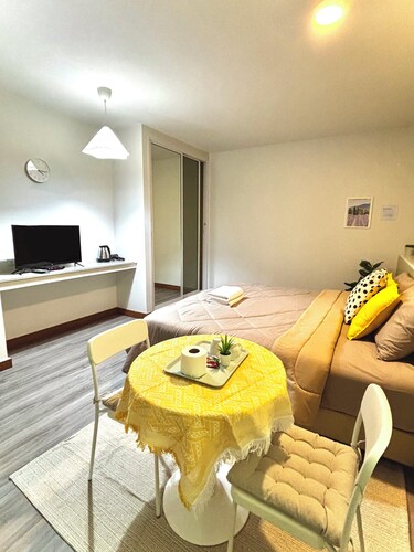 Kina's Place 1-bedroom / 1min walk to Fashion Island with Free Wifi Free parking