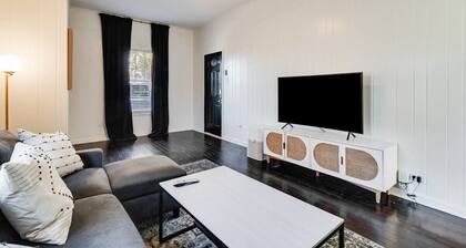 Lafayette Getaway-a Cozy Private Bedroom Close to Downtown With Shared Spaces
