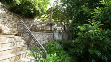 Rumah | 2 kamar tidur dan internet