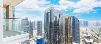 LUX The Bonnington JLT Suite