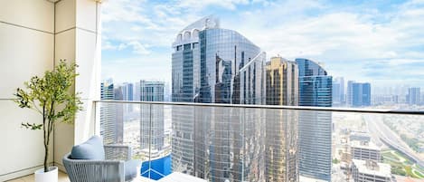 Apartamento, balcón, vistas a la ciudad | Balcón