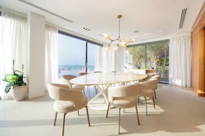 Vila, vista para o mar | Sala de jantar