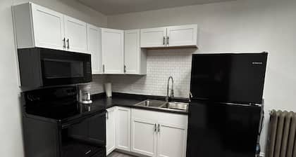 Cozy 1-Bedroom Apartment – Downtown West Union!