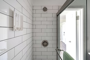 Exclusive Apartment, Patio | Bathroom | Rainfall showerhead, eco-friendly toiletries, hair dryer, towels