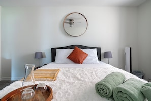 Exclusive Apartment, Patio | Egyptian cotton sheets, premium bedding, memory-foam beds, free minibar