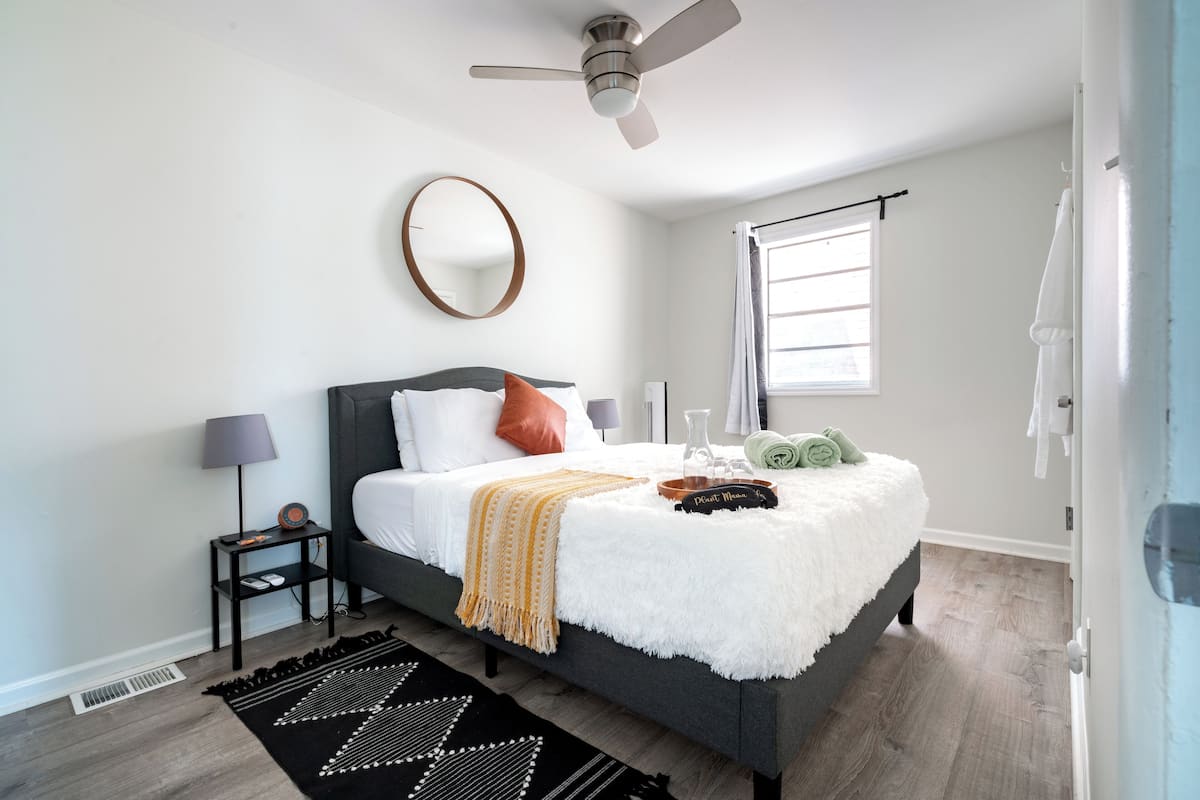 Exclusive Apartment, Patio | Egyptian cotton sheets, premium bedding, memory foam beds, free minibar
