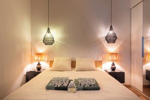 8 bedrooms, iron/ironing board, travel crib, free WiFi - New! Luxury villa, swimming pool, 2 minutes from the most beautiful beaches (Albitreccia)