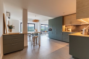 Fridge, microwave, oven, stovetop