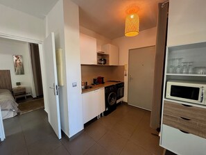 Microwave, oven