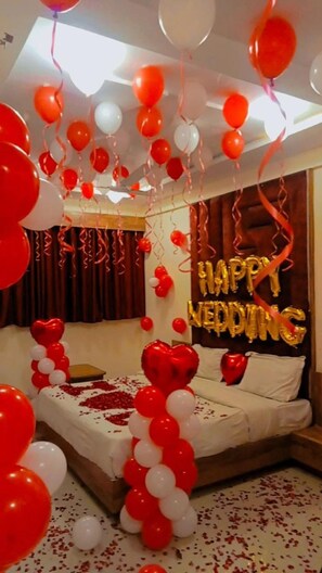 Deluxe Room | Desk, free WiFi - Hotel Royal Palace in (Nadiad)