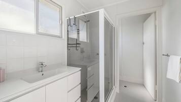 Shower, towels, shampoo