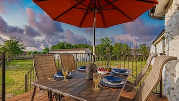 Outdoor dining