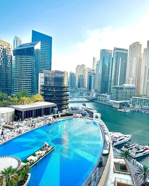 Apartment, Accessible - Luxury in Dubai Marina Dining Pool Day Beaches (Dubai)