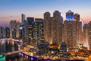 Apartment, Accessible - Luxury in Dubai Marina Dining Pool Day Beaches (Dubai)