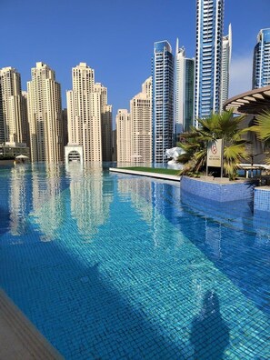 Apartment, Accessible - Luxury in Dubai Marina Dining Pool Day Beaches (Dubai)