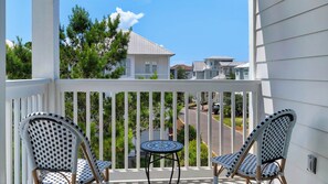 Property grounds - Pet Friendly 5BR near 30A & Beaches + Free Tix: Golf, Dolphin Cruise & More! (Santa Rosa Beach)