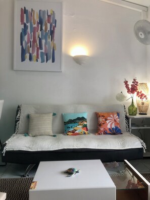 Télévision, livres, imprimantes