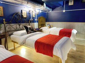 9 bedrooms, iron/ironing board, WiFi, bed sheets